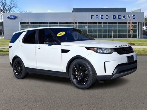 Used 2018 Land Rover Discovery SE image 1