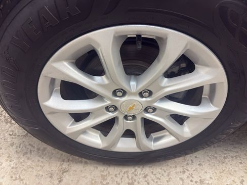 Used 2019 Chevrolet Equinox LT image 32