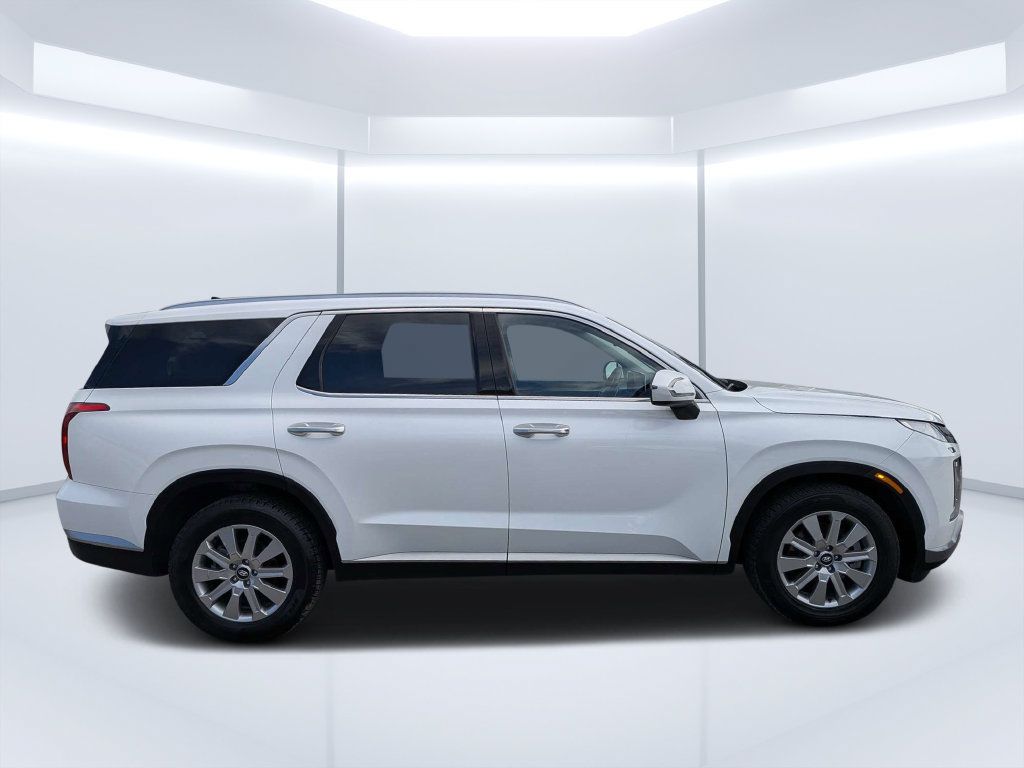 Used 2024 Hyundai Palisade SEL FWD image 2