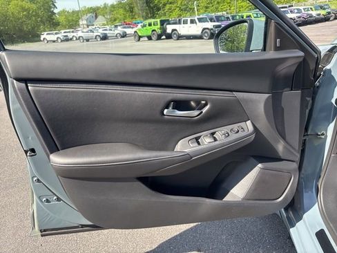 Used 2025 Nissan Sentra SV w/ All-Weather Package FWD image 7