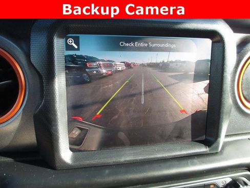 Used 2023 Jeep Gladiator Mojave w/ Cold Weather Group image 15