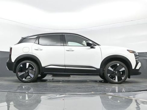 New 2026 Nissan Kicks SR w/ SR Premium Package AWD/4WD image 25