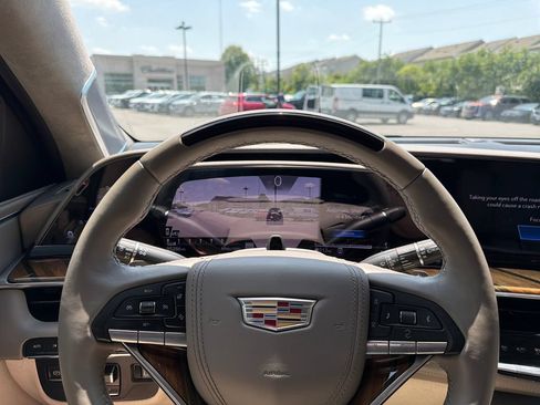 Certified 2023 Cadillac Escalade ESV Sport Platinum w/ LPO, ONYX Package AWD/4WD image 5