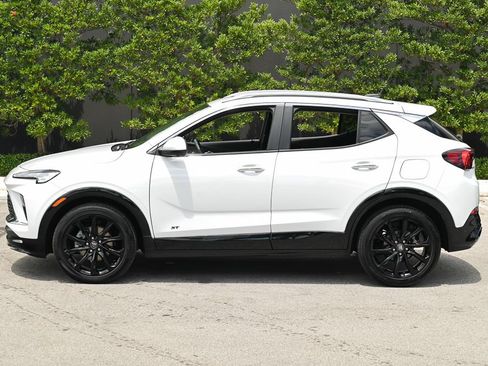 Used 2025 Buick Encore GX Sport Touring w/ Experience Buick Package FWD image 7