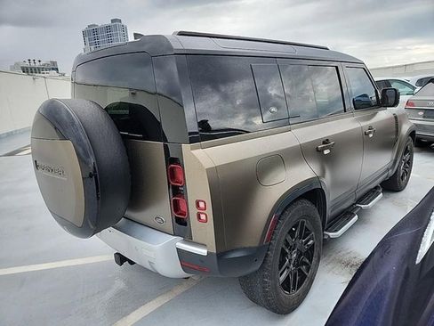 Used 2023 Land Rover Defender 110 S image 11