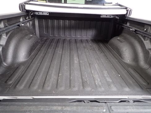Used 2022 RAM 1500 Laramie AWD/4WD image 16