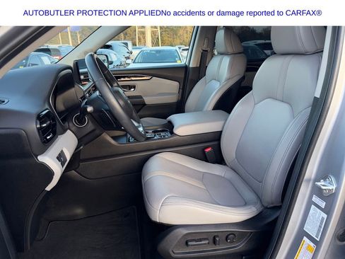 Used 2025 Honda Pilot EX-L image 10