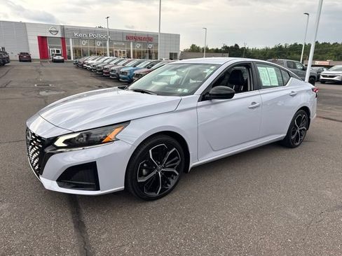 Certified 2025 Nissan Altima 2.5 SR FWD image 32