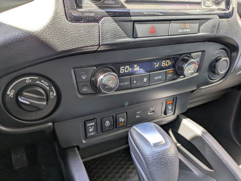 Used 2022 Nissan Frontier SV AWD/4WD image 20