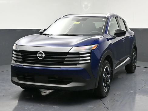 New 2026 Nissan Kicks SV w/ SV Premium Package image 3