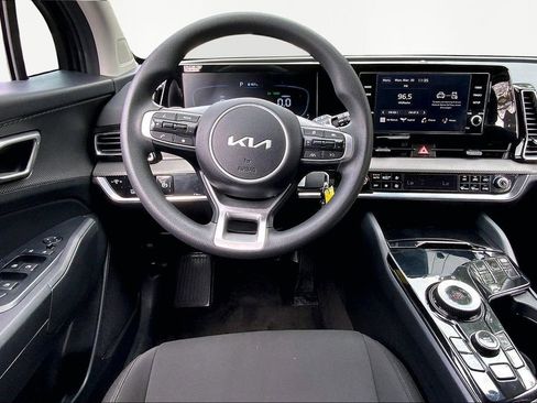 Used 2025 Kia Sportage LX image 8