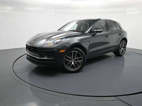 Certified 2026 Porsche Macan AWD/4WD image 28