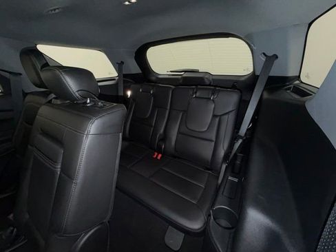 Used 2024 Ford Explorer XLT w/ Equipment Group 202A AWD/4WD image 34