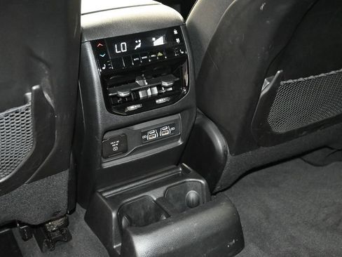 Used 2023 Jeep Grand Cherokee L Limited AWD/4WD image 17