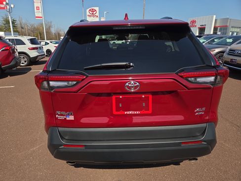Used 2022 Toyota RAV4 XLE w/ Convenience Package image 4