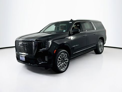 Used 2024 GMC Yukon XL Denali Ultimate image 1
