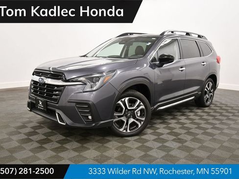 Used 2025 Subaru Ascent Touring AWD/4WD image 1