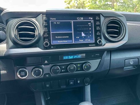 Certified 2023 Toyota Tacoma TRD Off-Road AWD/4WD image 27