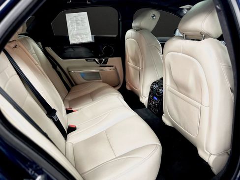 Used 2015 Jaguar XJ AWD/4WD image 16