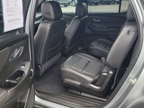Used 2023 Chevrolet Traverse LT FWD image 26