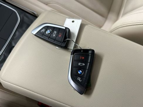 Used 2023 BMW 330e xDrive image 12