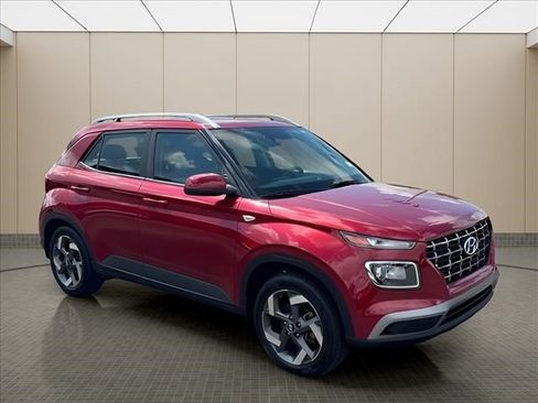 Certified 2024 Hyundai Venue SEL FWD image 2