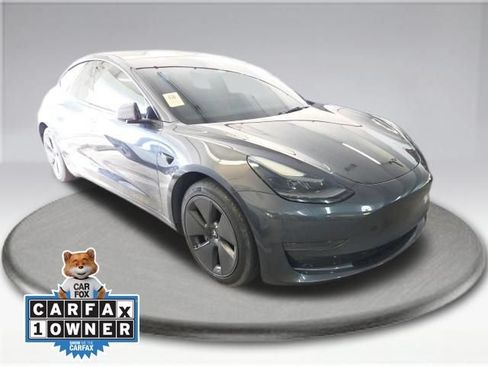 Used 2023 Tesla Model 3 Standard Range RWD image 2