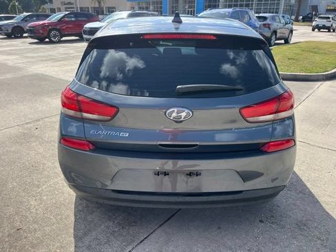 Used 2018 Hyundai Elantra GT FWD image 5
