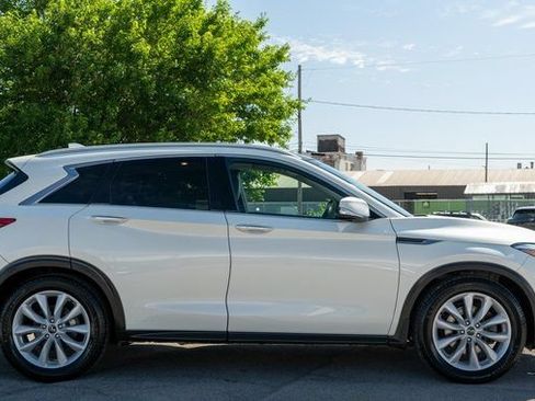 Used 2019 INFINITI QX50 Essential w/ Premium Heat Package AWD/4WD image 5