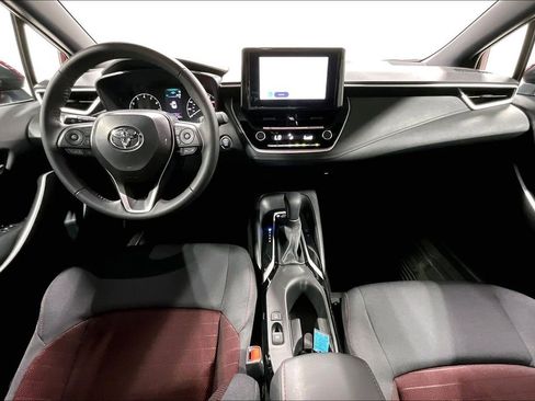 Used 2025 Toyota Corolla SE image 17