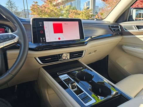 Used 2024 Volkswagen Atlas SEL image 33