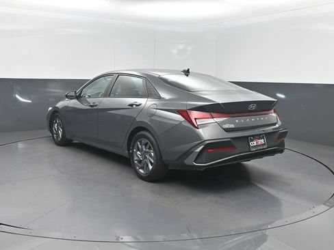 Used 2024 Hyundai Elantra SEL FWD image 25