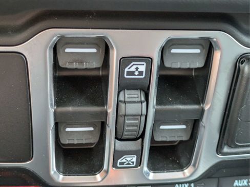 Used 2026 Jeep Wrangler Unlimited Rubicon AWD/4WD image 19