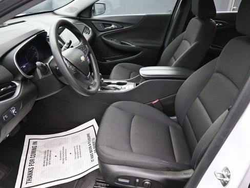 Used 2025 Chevrolet Malibu LT FWD image 11