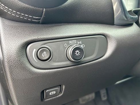 Used 2025 Chevrolet Blazer LT image 21