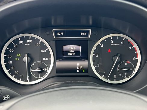 Used 2017 INFINITI QX30 Premium w/ Navigation Package image 25