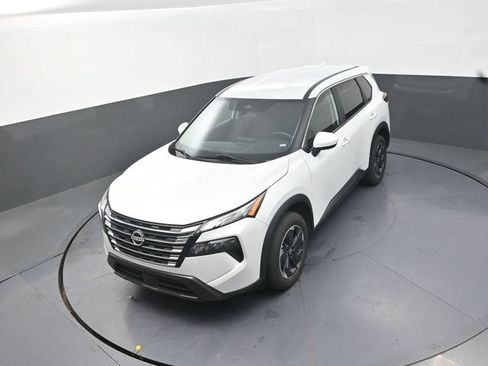 Used 2024 Nissan Rogue SV FWD image 25