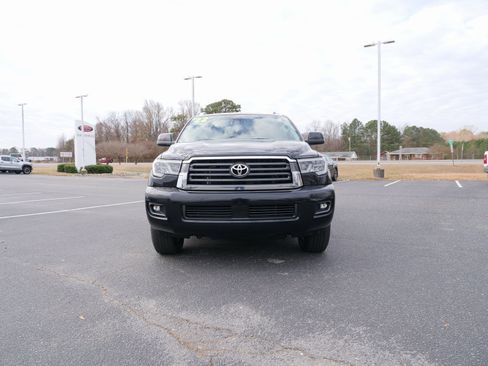 Used 2022 Toyota Sequoia SR5 image 9