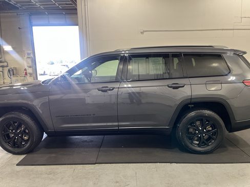 Used 2024 Jeep Grand Cherokee L Laredo AWD/4WD image 9