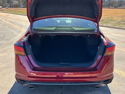 Used 2019 Nissan Altima 2.5 SR w/ SR Premium Package image 18