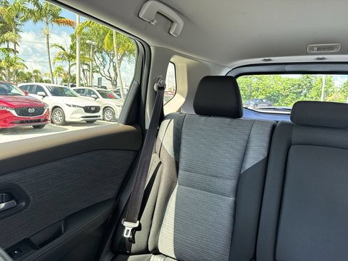 Used 2023 Nissan Rogue SV FWD image 17