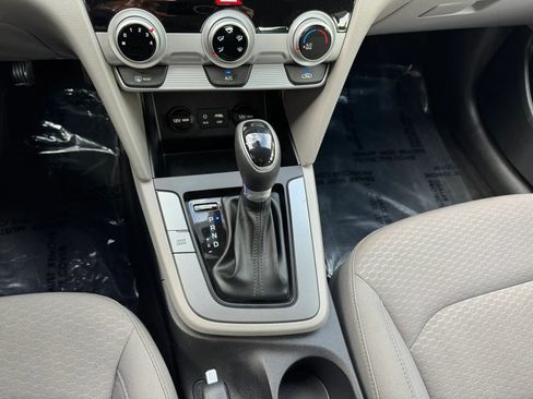 Used 2019 Hyundai Elantra SEL FWD image 39