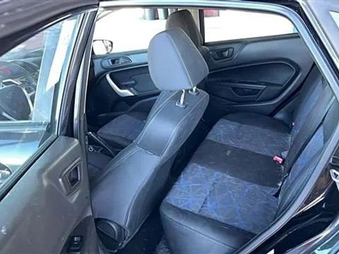Used 2013 Ford Fiesta SE image 5