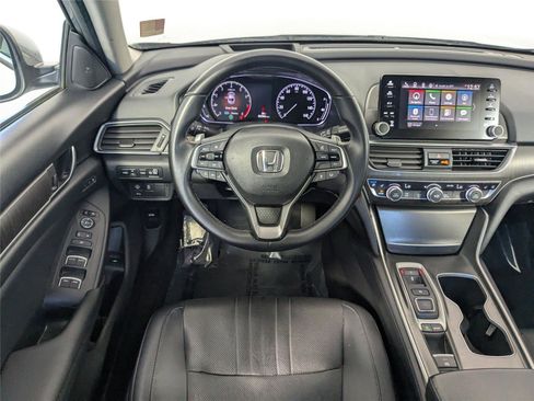 Used 2018 Honda Accord Touring image 8
