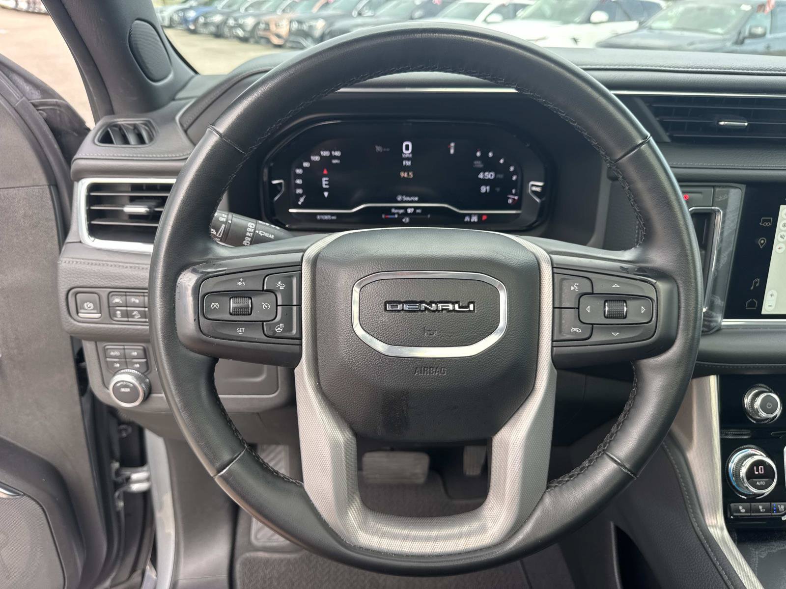 Used 2023 GMC Yukon Denali AWD/4WD image 25