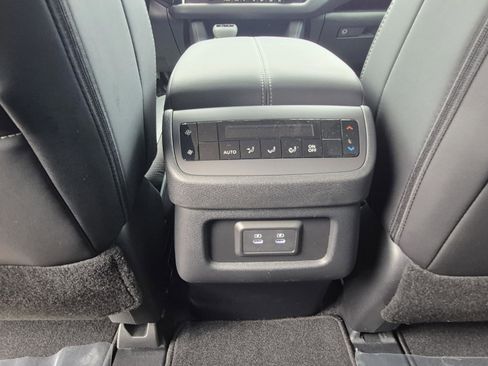 New 2026 Nissan Pathfinder SL FWD image 18