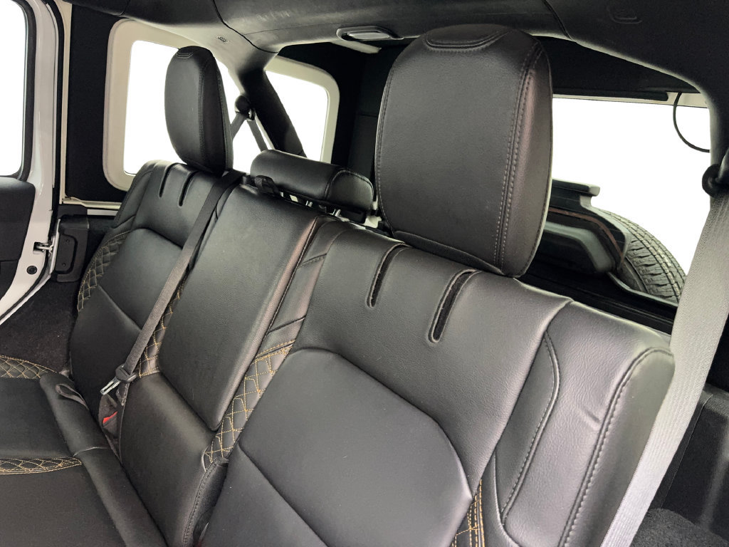 Used 2022 Jeep Wrangler Unlimited Sahara AWD/4WD image 35