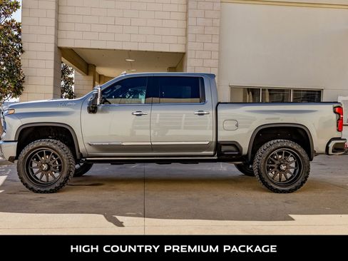 Used 2025 Chevrolet Silverado 2500 High Country w/ High Country Premium Package image 6