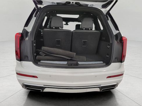 Used 2022 Cadillac XT6 Premium Luxury w/ Technology Package AWD/4WD image 15