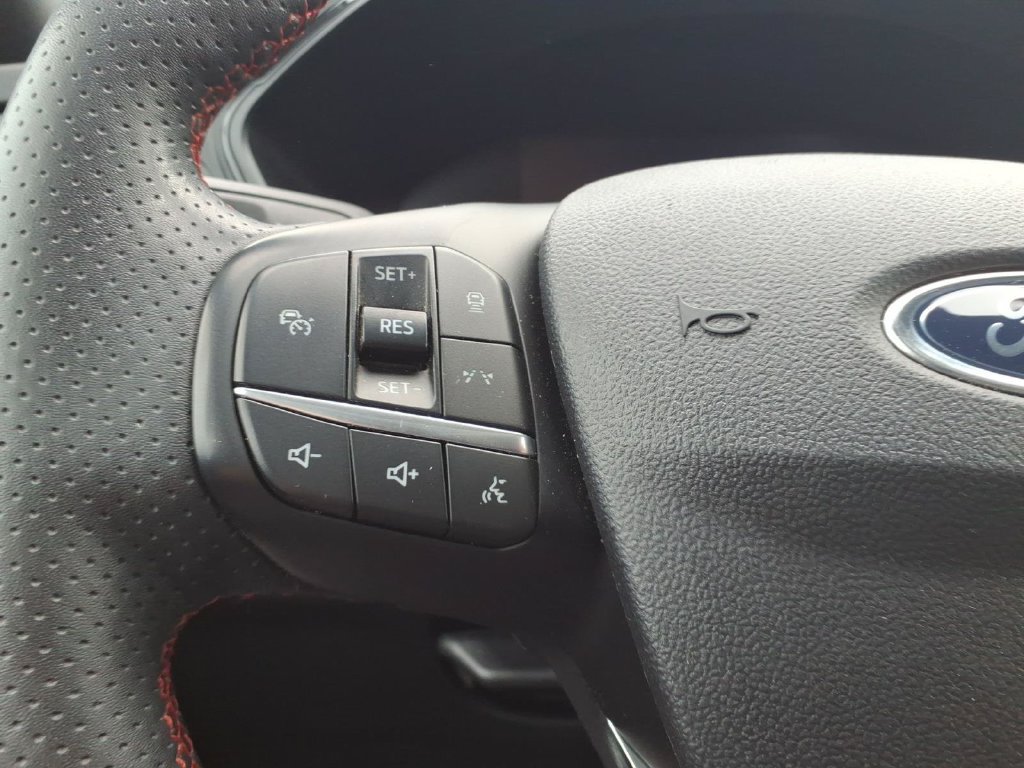 Certified 2024 Ford Escape ST-Line w/ Tech Pack #1 FWD image 17